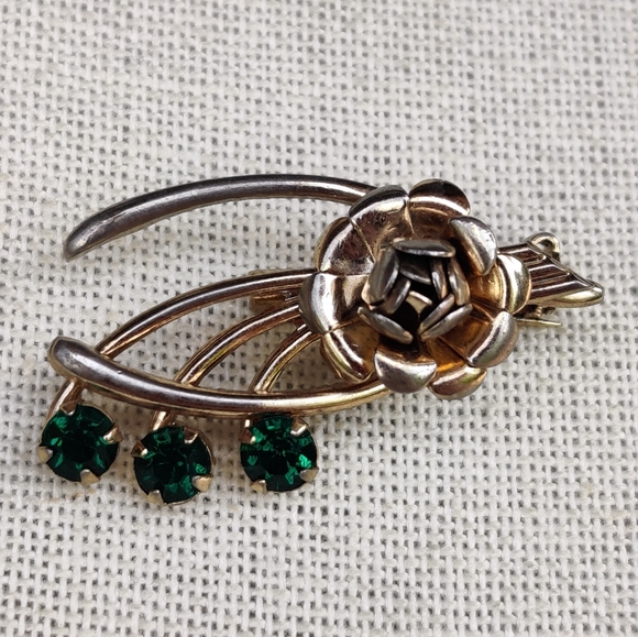 Vintage Jewelry - Vintage 1940s green emerald rhinestone wishbone rose brooch